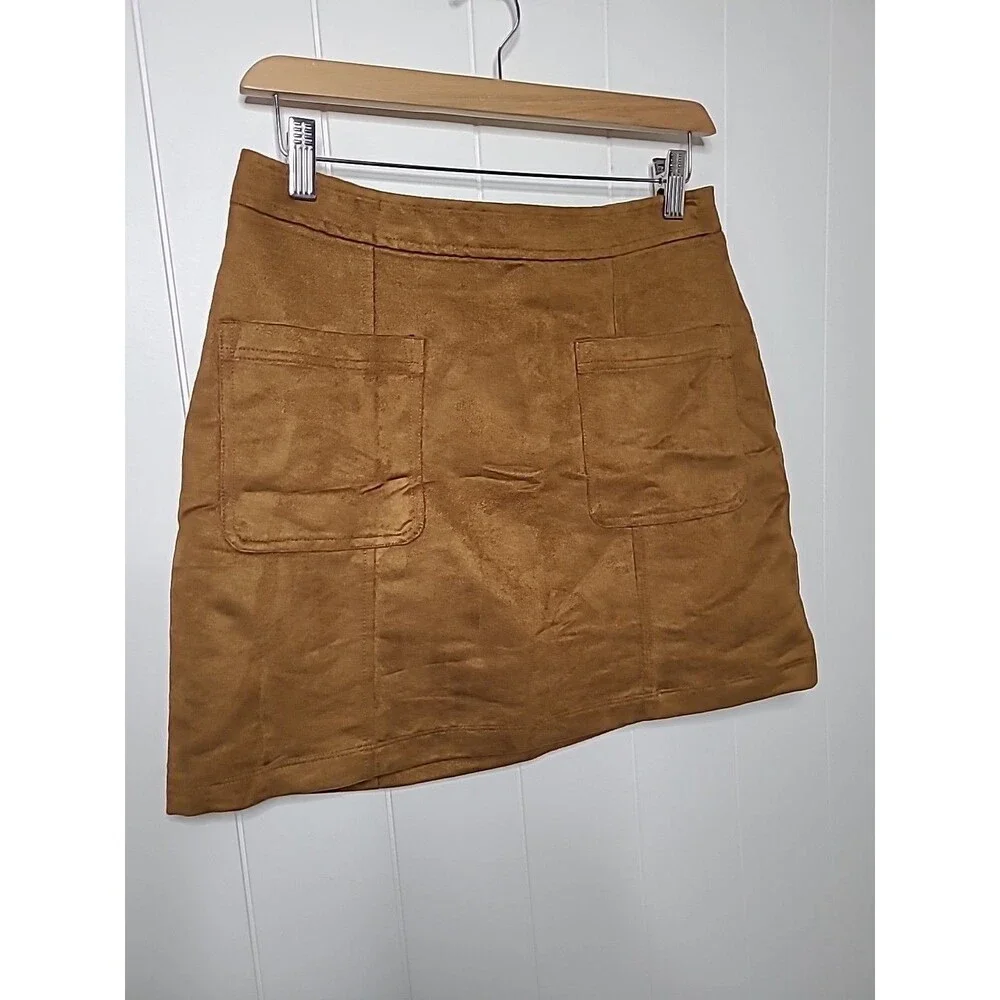 Old Navy Faux Suede Mini Skirt Pockets Womens Size 6 Golden Brown